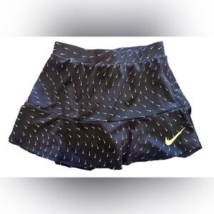 EUC Girls Nike Skort Size 6/Medium